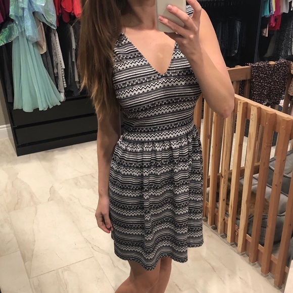 Bloomingdales Aztec print dress - Picture 2 of 5